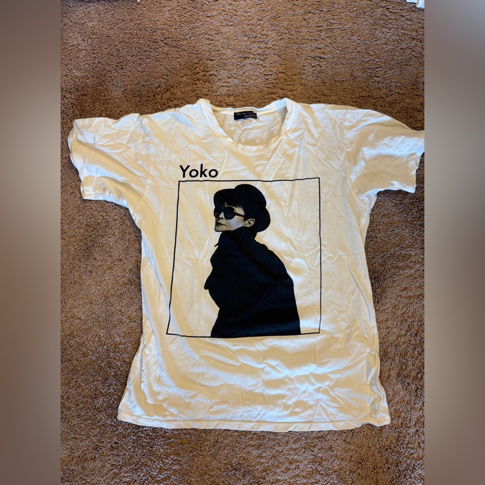 Yoko ono tshirt, zara sz small